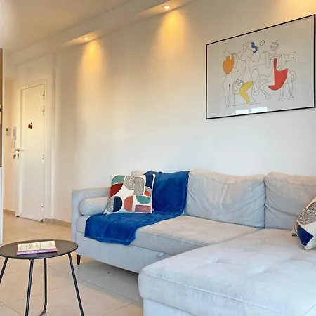 Oasis 2-rooms Flat With Panoramic Sea View - 3rd Floor No Elevator Antibes